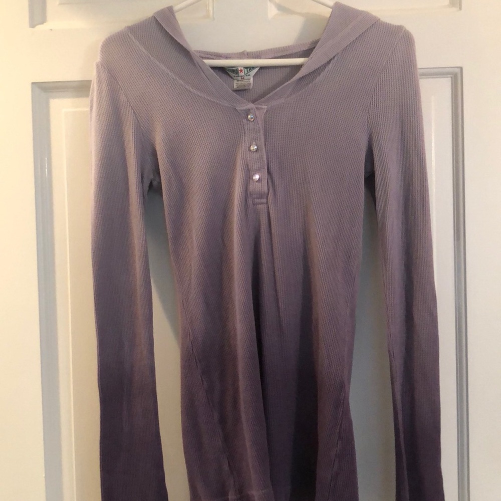 Hard Tail long sleeve top.